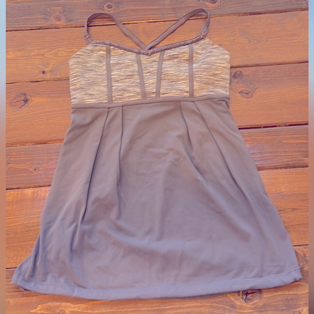 Lululemon Size 6 lavender/grayish top